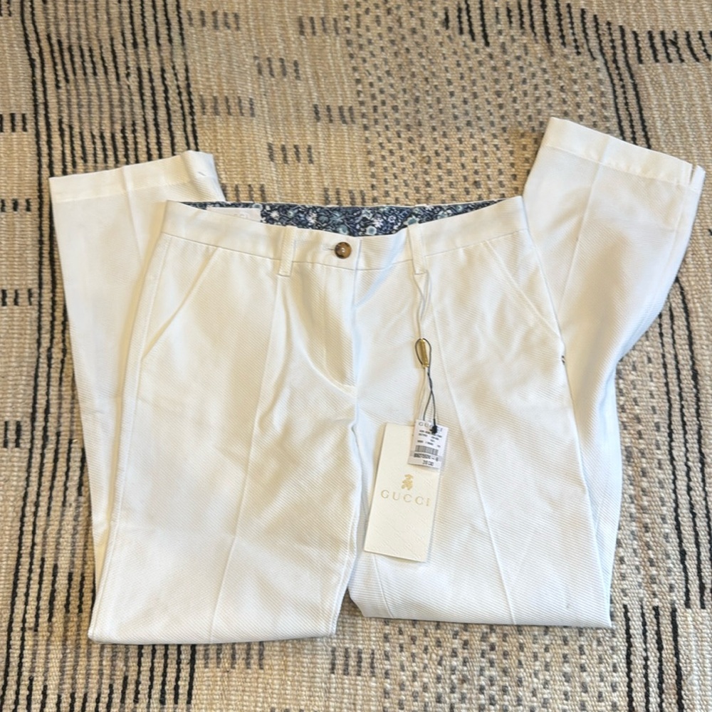 Boys Gucci white pants, size 10.
